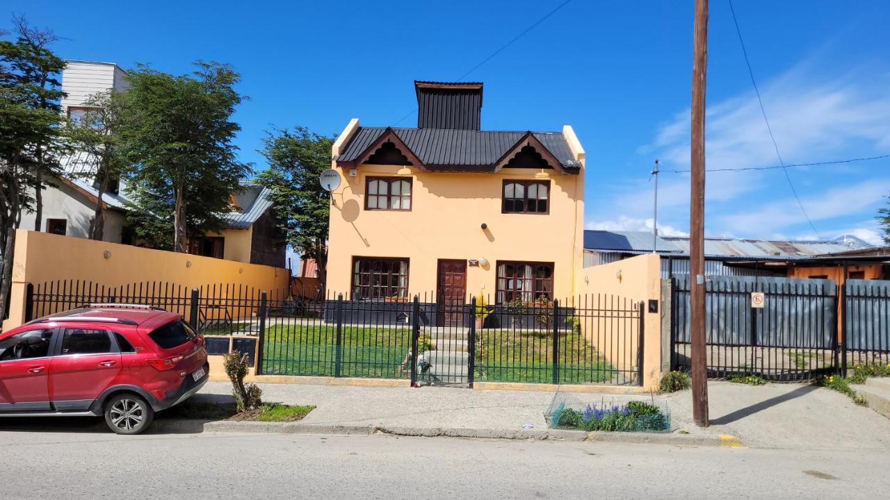 Alojamiento Raquel Y Hector Ushuaia Exterior foto